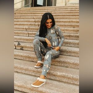 Loungy Westy West Top